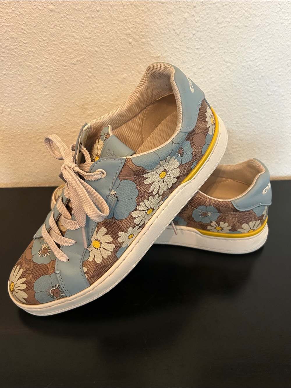Coach Lowline Floral Daisy Signature Sneakers Women’s Size 8.5 EUC